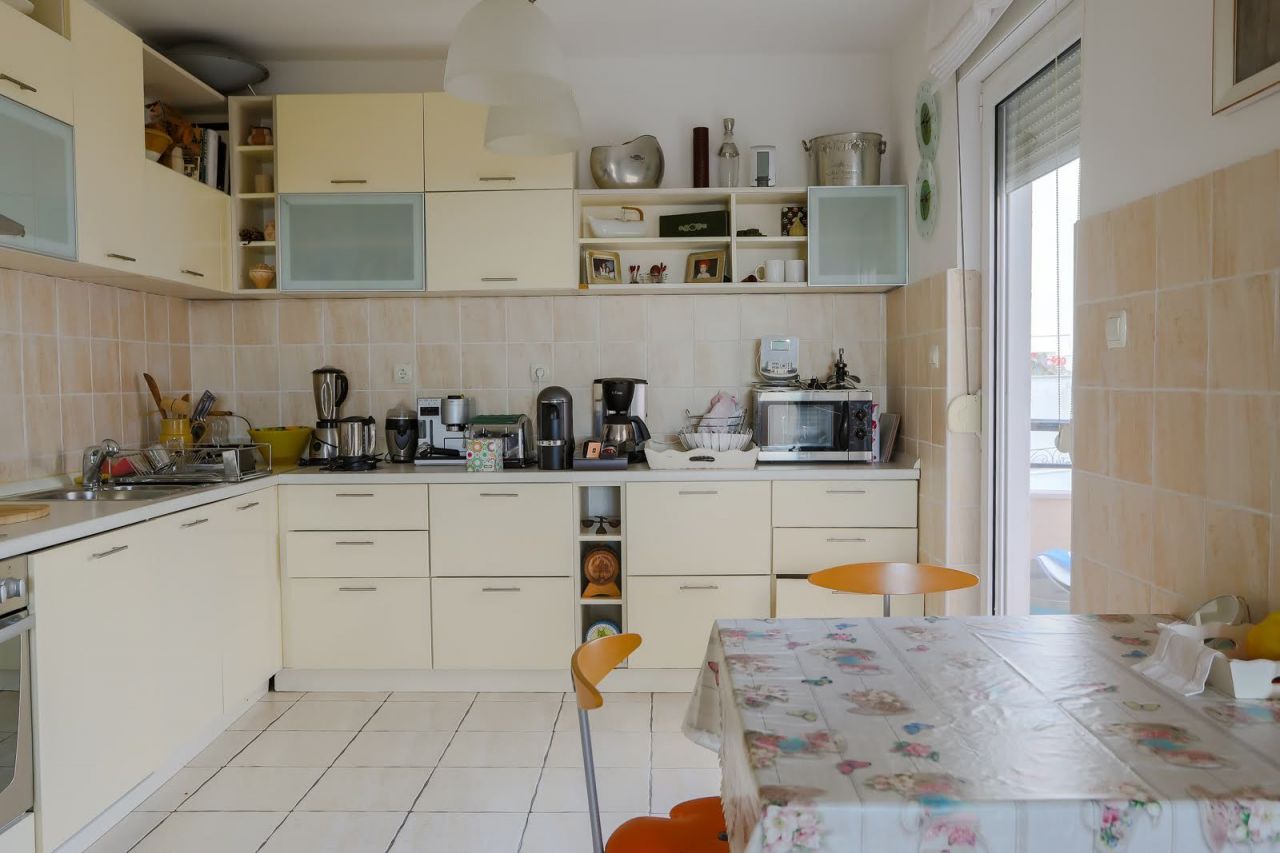 Piso en Becici, Montenegro, 220 m² - imagen 6