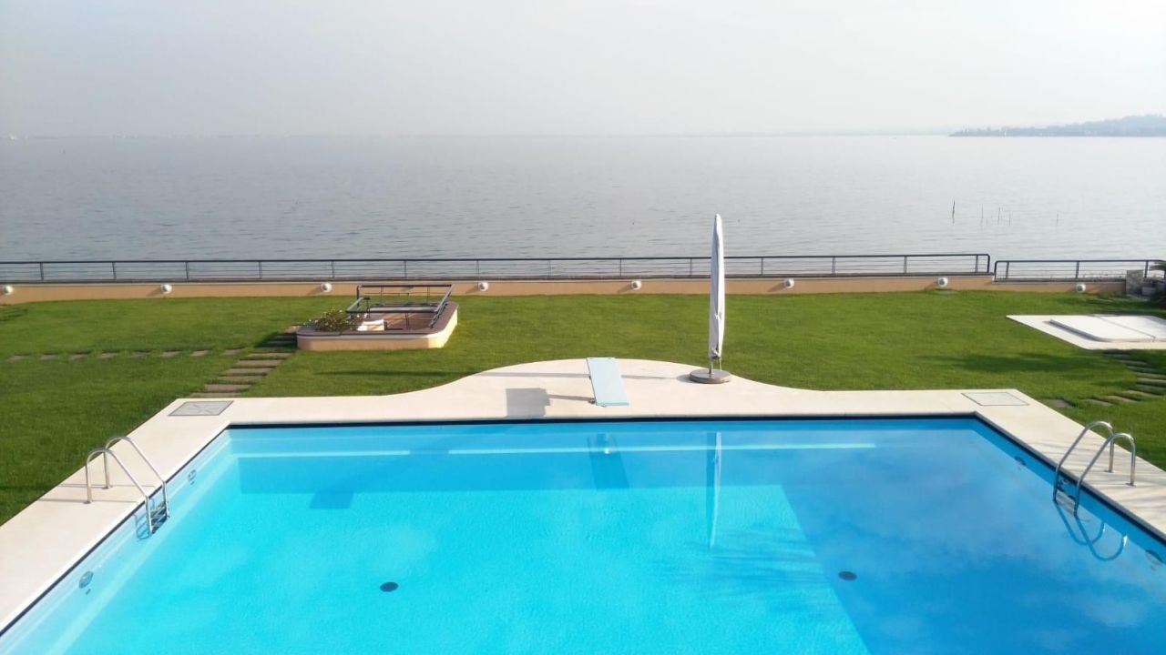 Villa on Lake Garda, Italy, 800 m² - picture 2
