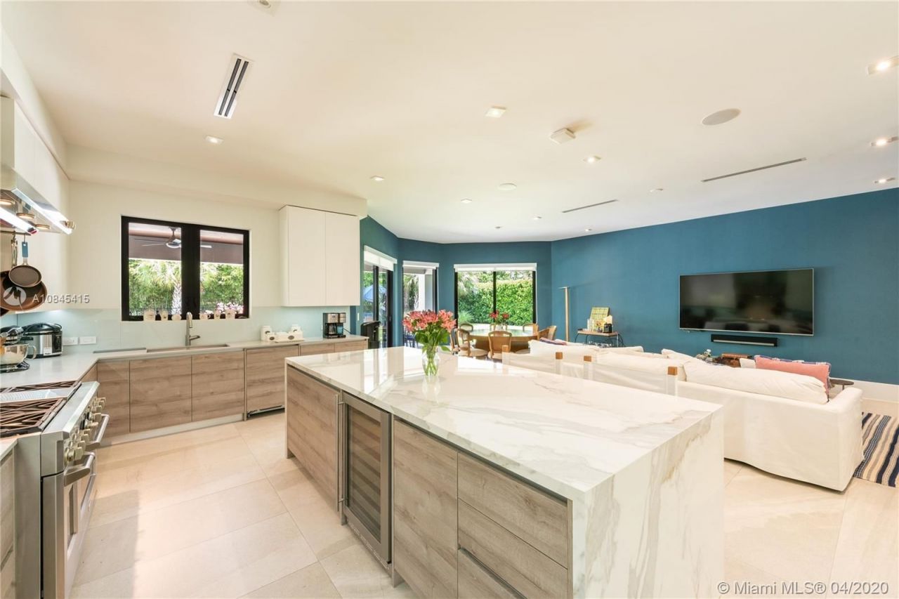 Mansion in Miami, USA, 550 m² - picture 8