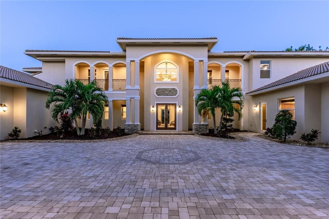 Mansión en Miami, Estados Unidos, 720 m² - imagen 2