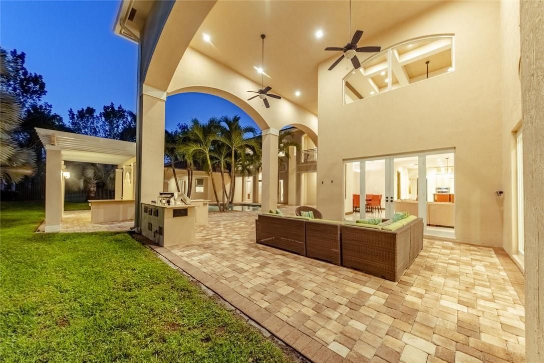 Mansión en Miami, Estados Unidos, 720 m² - imagen 18