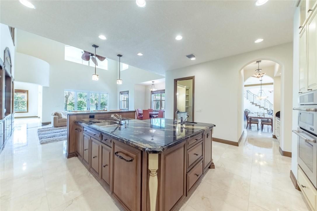 Mansión en Miami, Estados Unidos, 720 m² - imagen 17