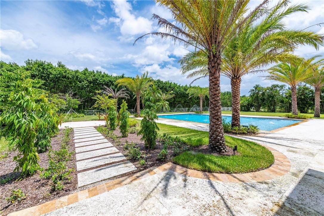 Manor in Miami, USA, 900 m² - picture 6