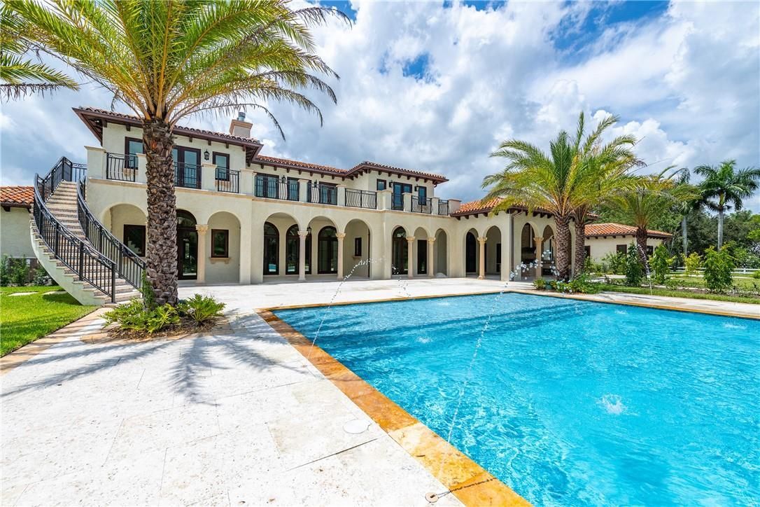 Manor in Miami, USA, 900 m² - picture 2