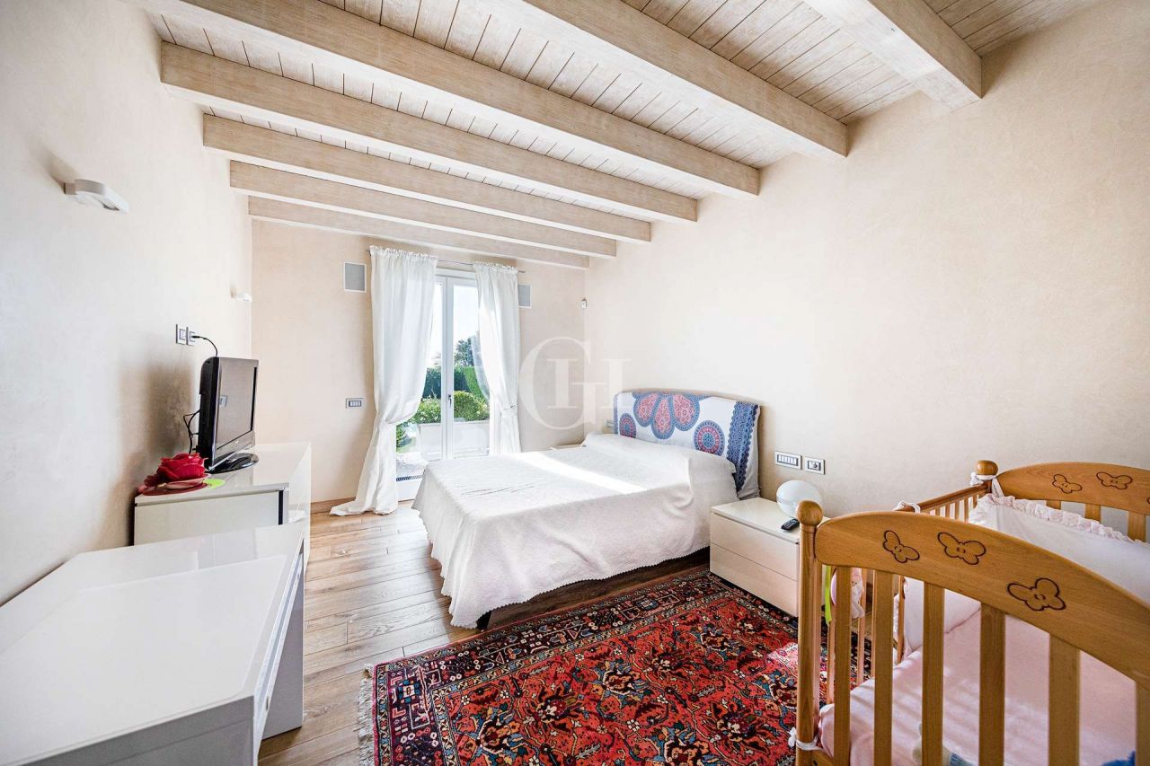 Villa par le Lac de Garde, Italie, 190 m² - image 12