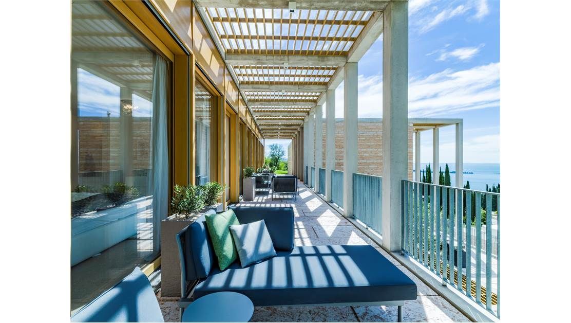 Villa on Lake Garda, Italy, 1 409 m² - picture 2