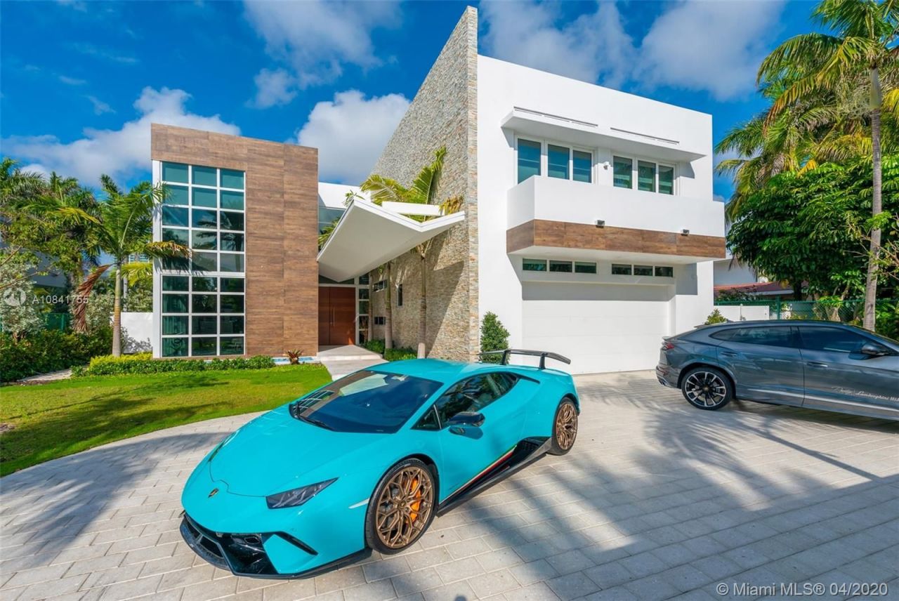 Villa in Miami, USA, 450 m² - Foto 1