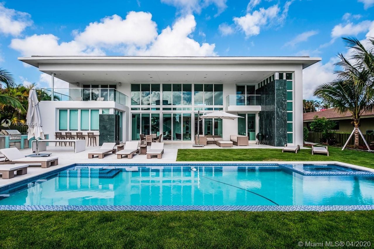 Villa en Miami, Estados Unidos, 460 m² - imagen 1