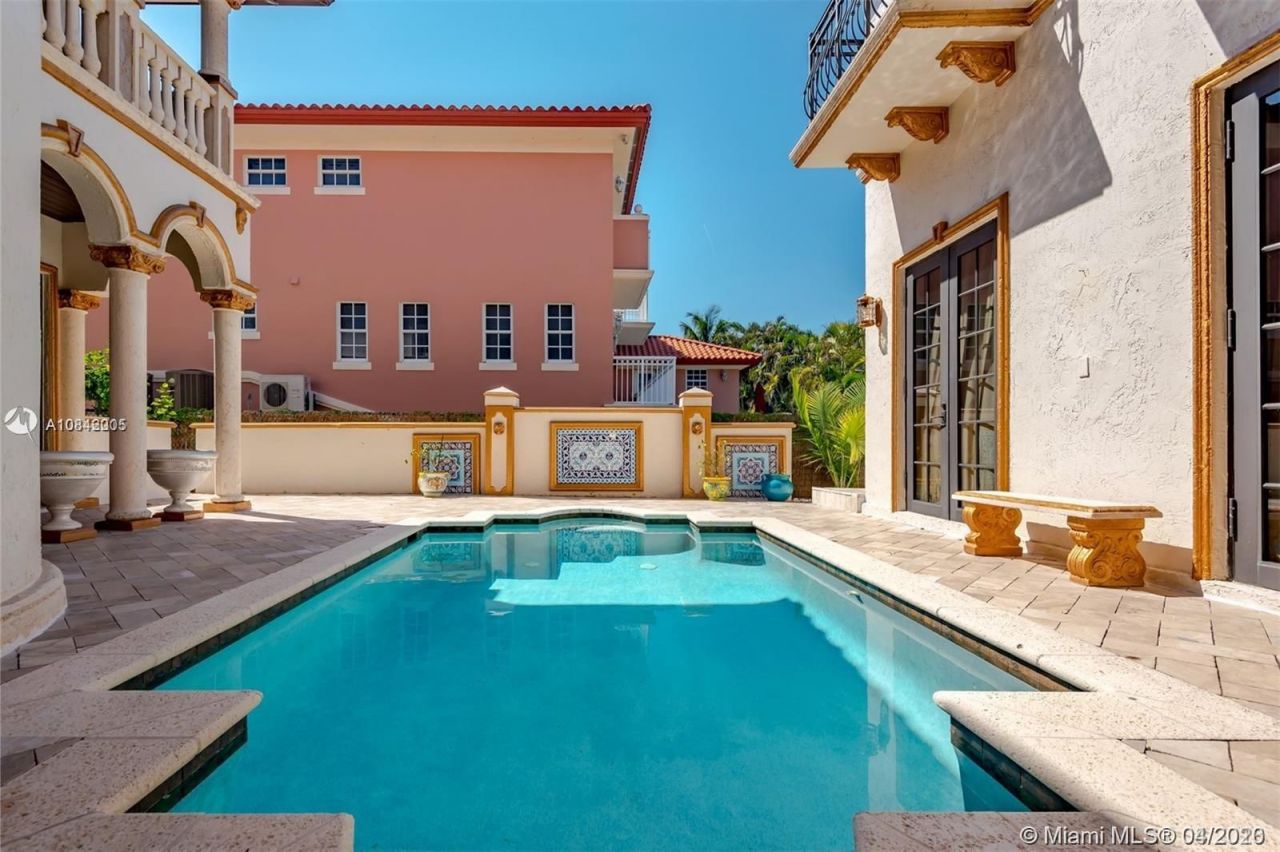 Villa à Miami, États-Unis, 430 m² - image 2