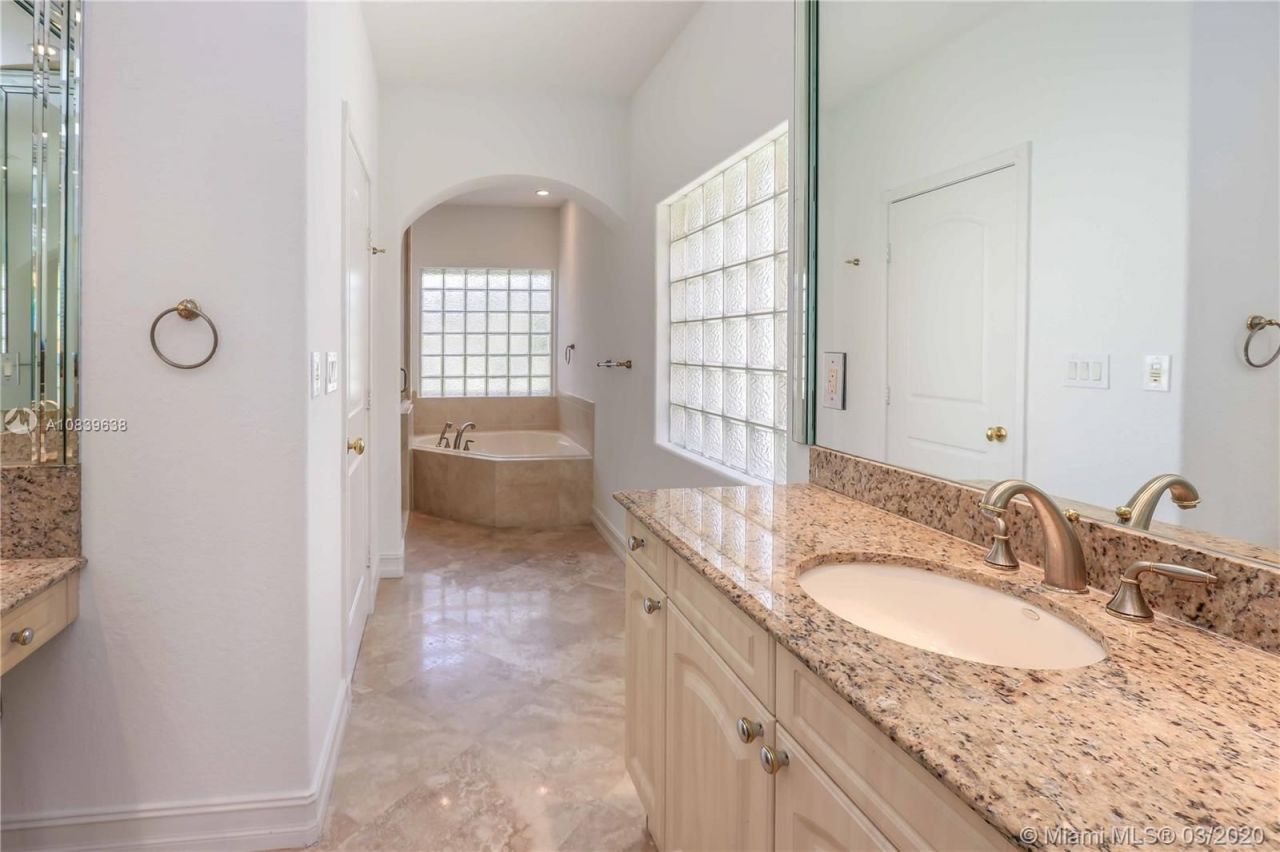 Villa à Miami, États-Unis, 260 m² - image 4