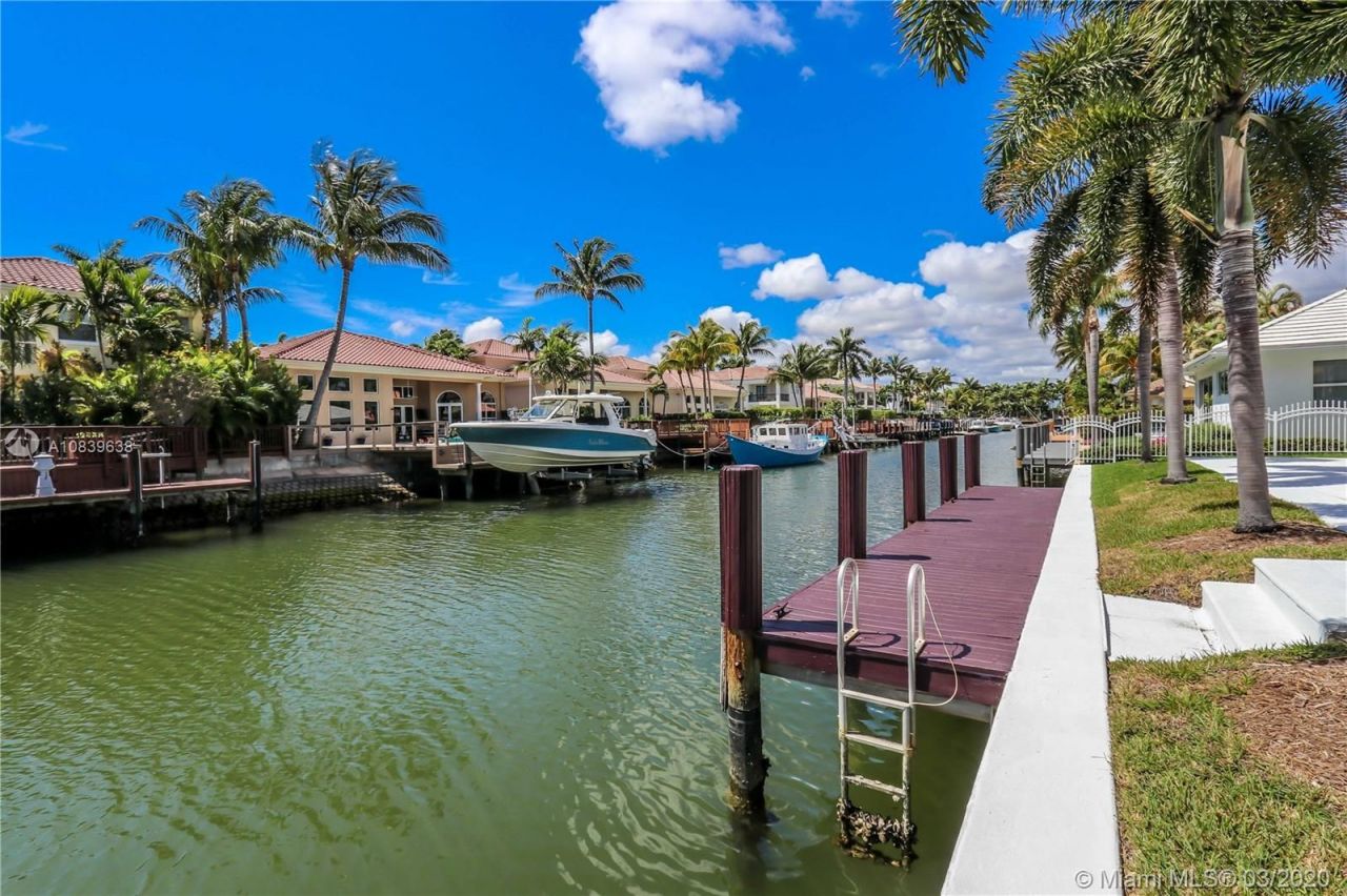 Villa à Miami, États-Unis, 260 m² - image 3