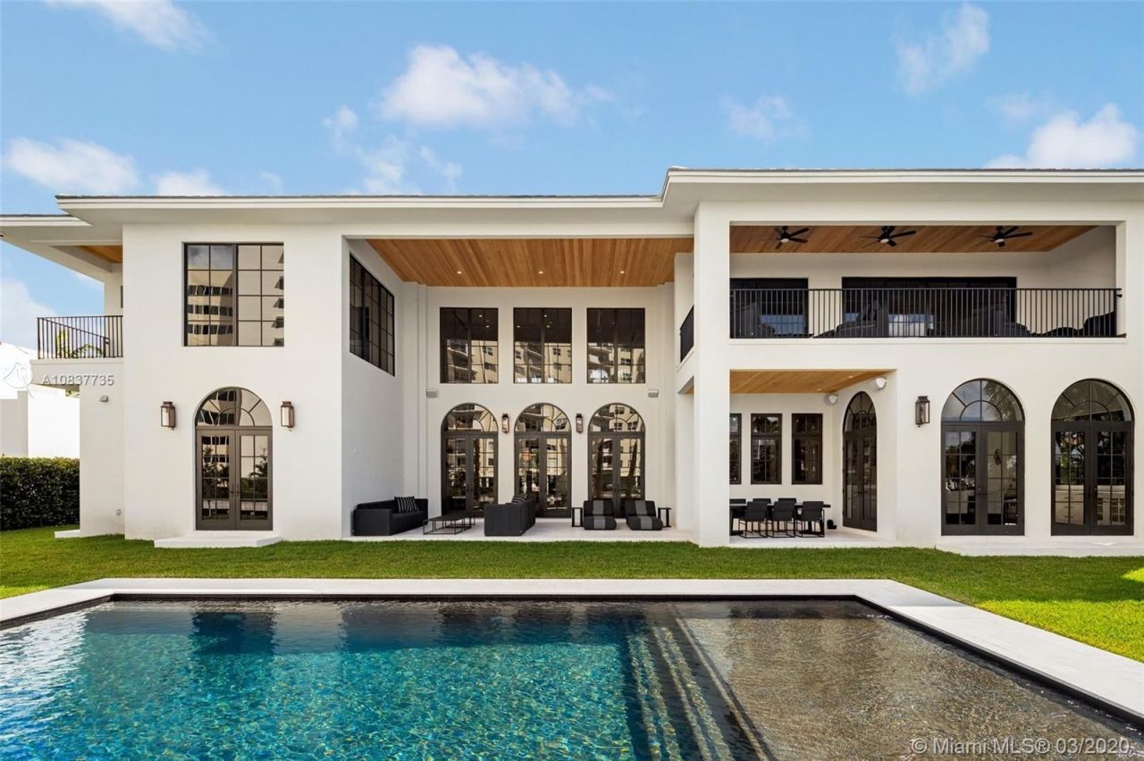 Villa in Miami, USA, 700 m² - picture 1