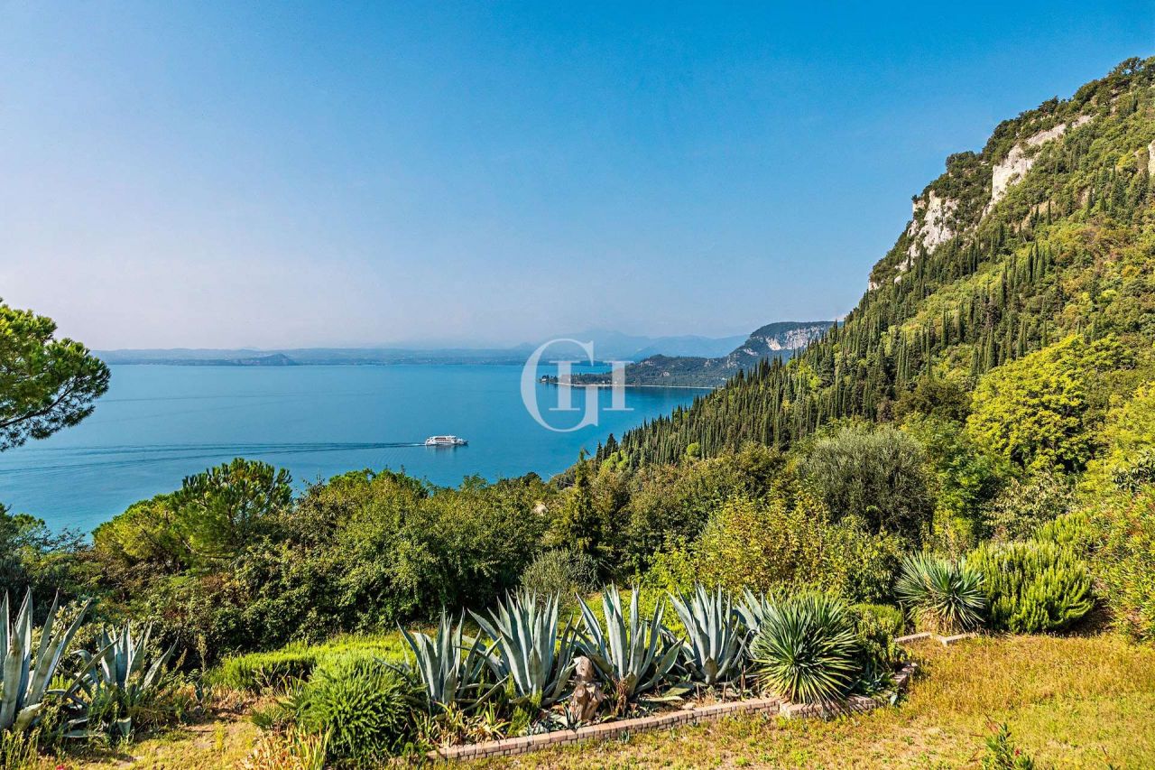 Cabaña por Lago de Garda, Italia, 180 m² - imagen 1