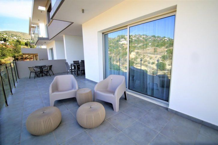 House in Tala, Cyprus, 200 m² - picture 1