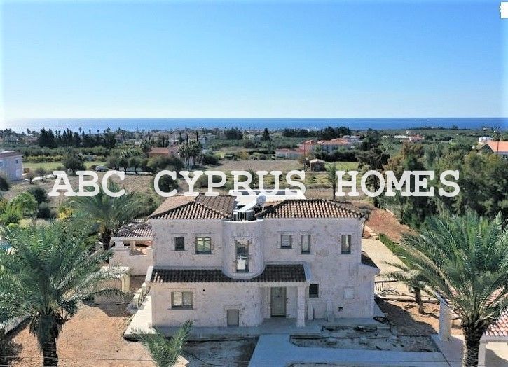 Villa en Pafos, Chipre, 350 m² - imagen 1