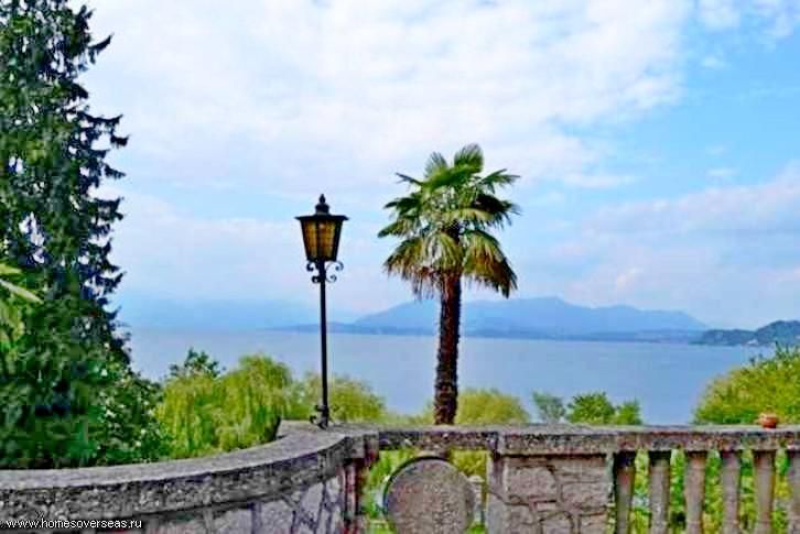 House on Lake Maggiore, Italy, 970 m² - picture 1