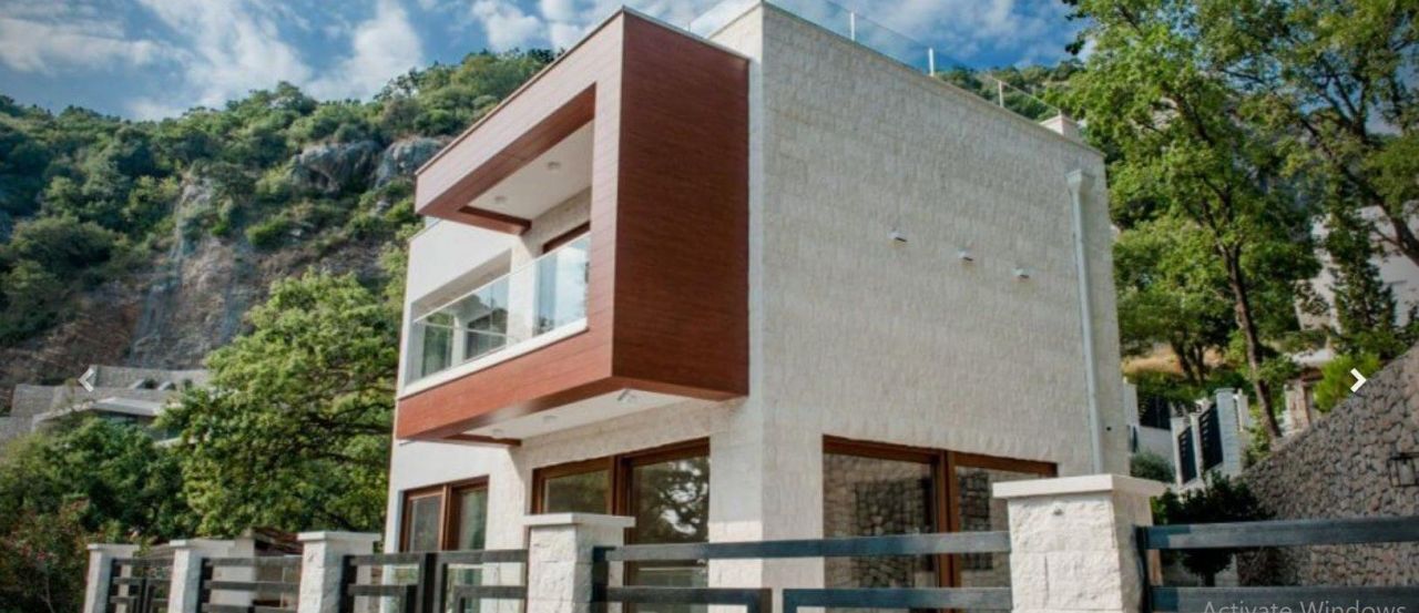 Villa in Budva, Montenegro, 285 m² - picture 1