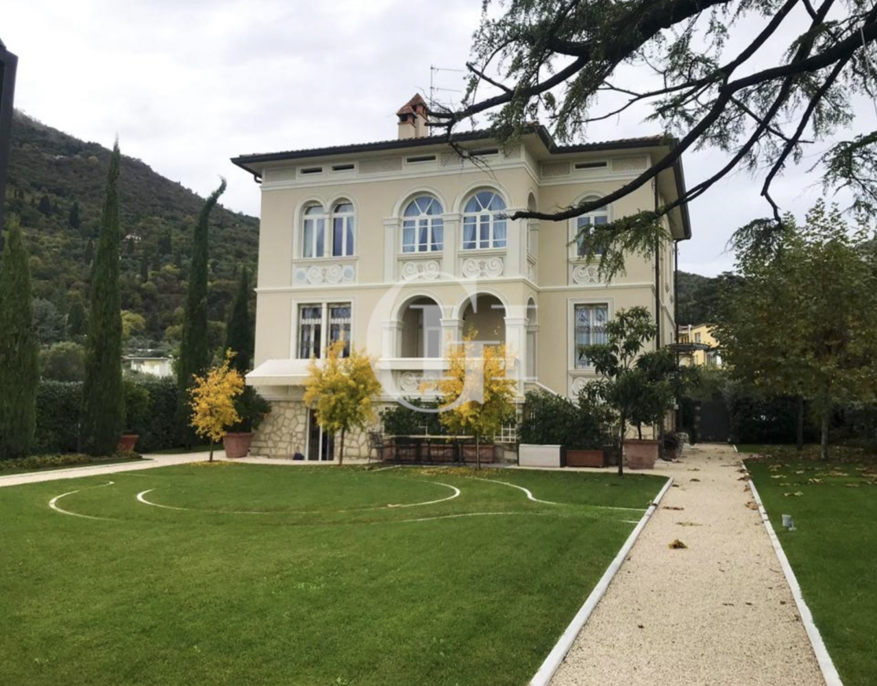 Villa in Gardasee, Italien, 250 m² - Foto 1