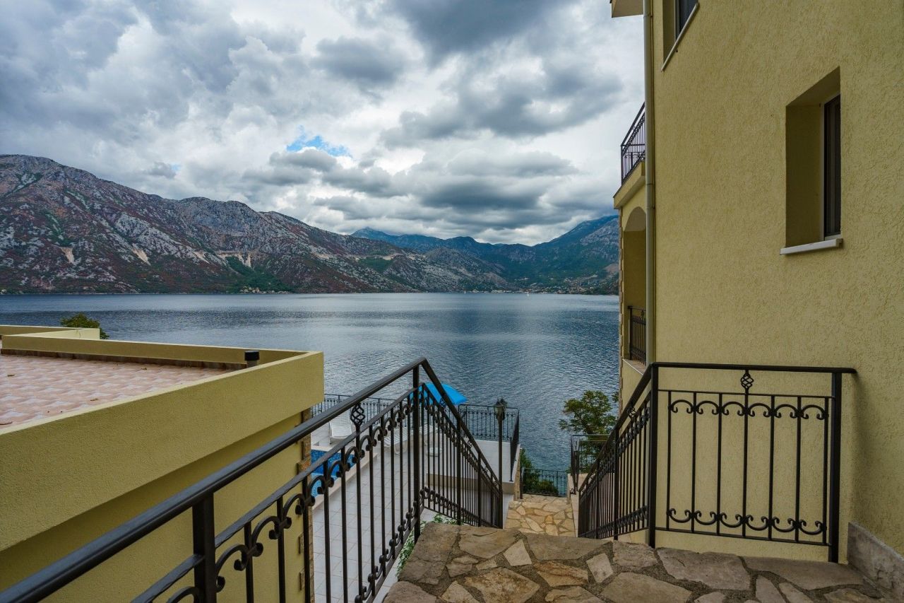 Villa a Kotor, Montenegro, 300 m² - foto 5