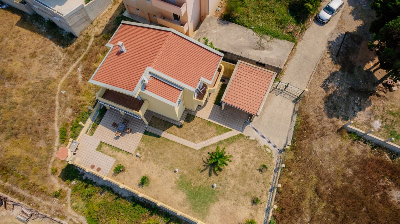 Cabaña en el Bar, Montenegro, 218 m² - imagen 2