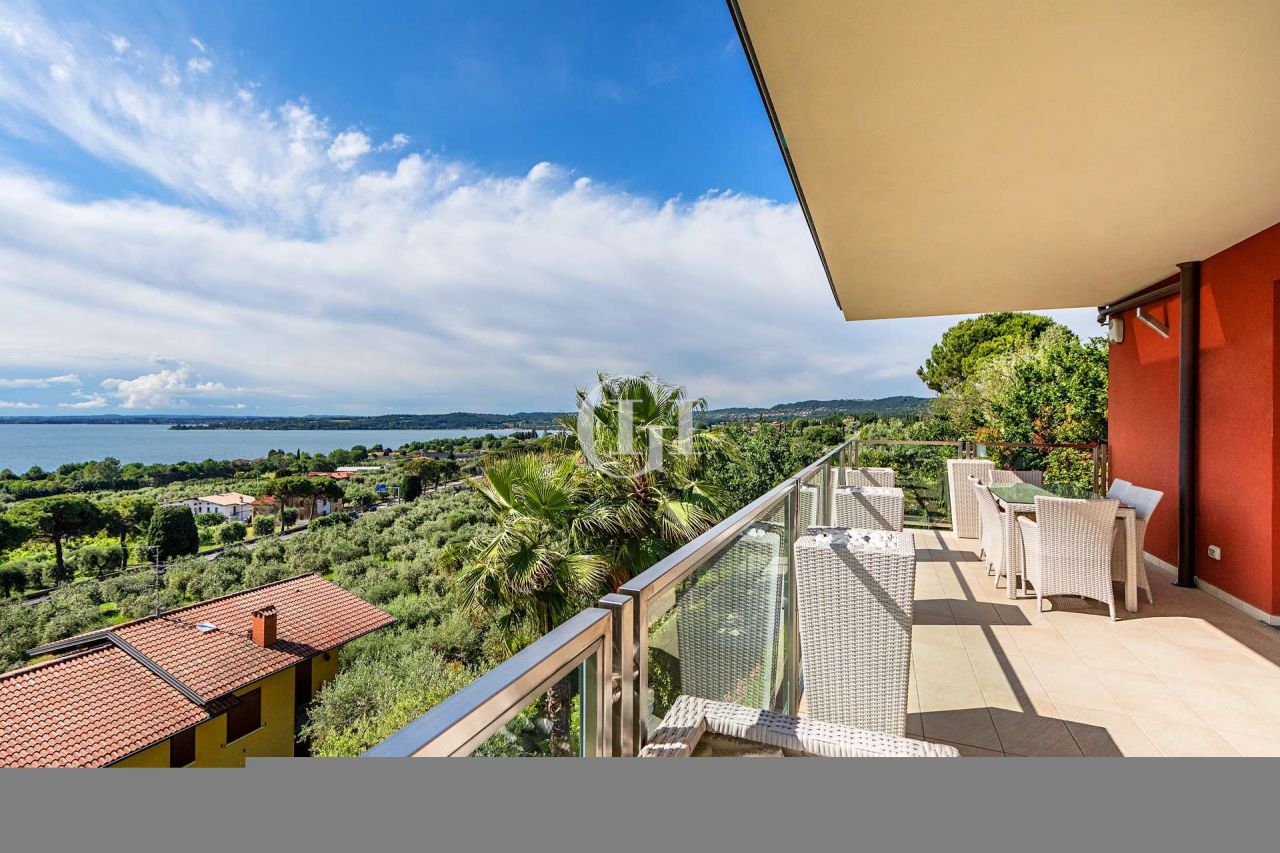 Apartment on Lake Garda, Italy, 135 m² - picture 3