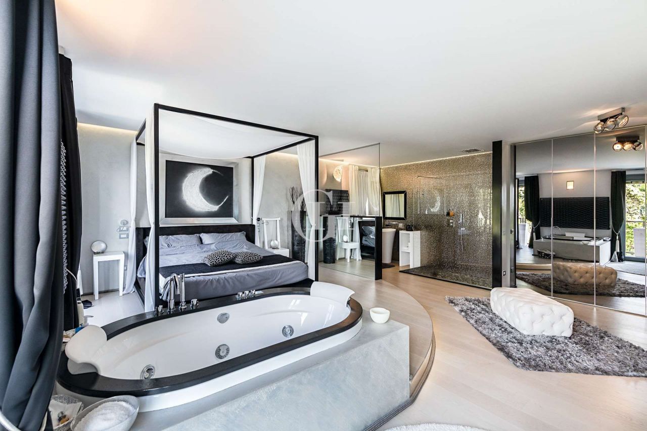 Apartment on Lake Garda, Italy, 135 m² - picture 13