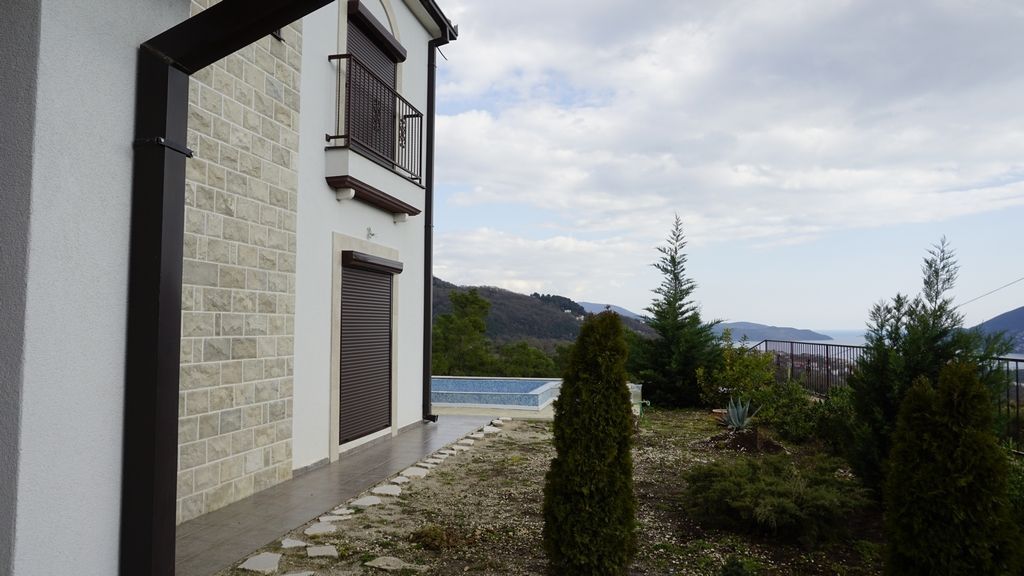 Villa in Herceg-Novi, Montenegro, 201 m² - picture 3