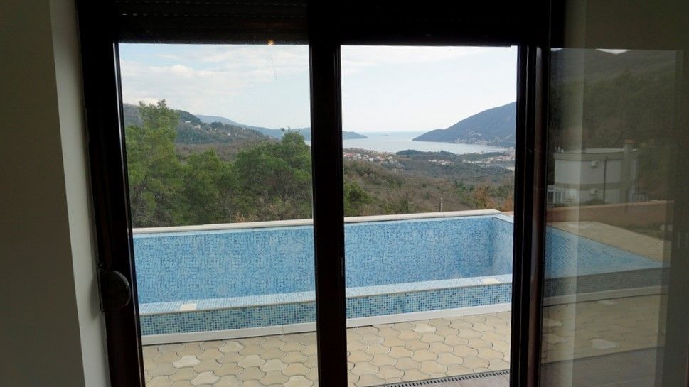 Villa in Herceg-Novi, Montenegro, 201 m² - picture 4