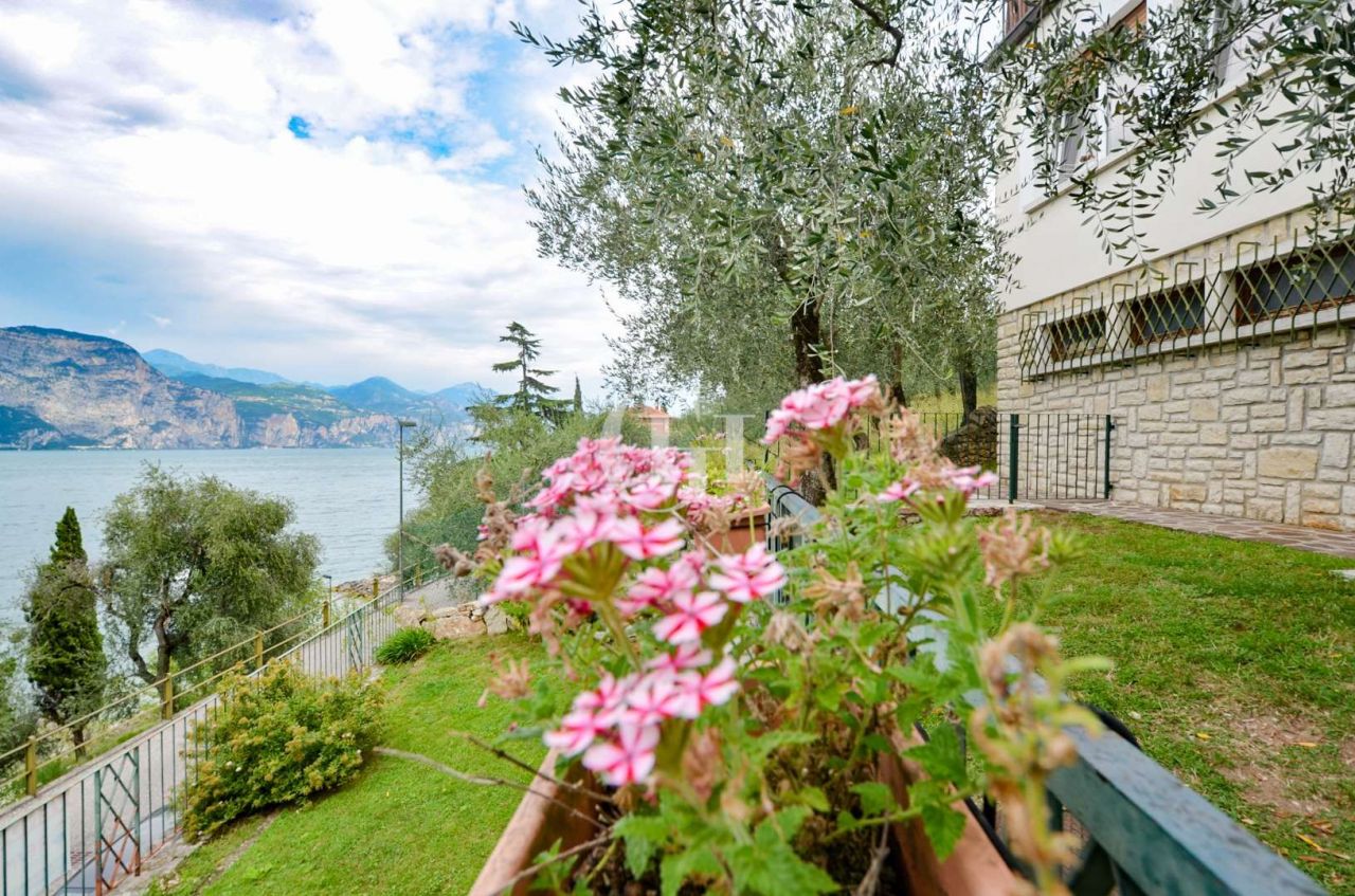 Flat on Lake Garda, Italy, 95 m² - picture 2