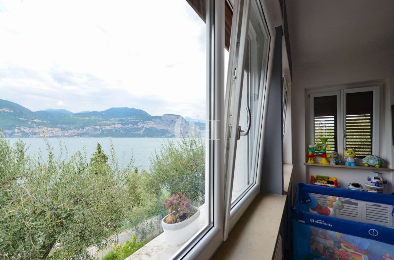 Flat on Lake Garda, Italy, 95 m² - picture 28