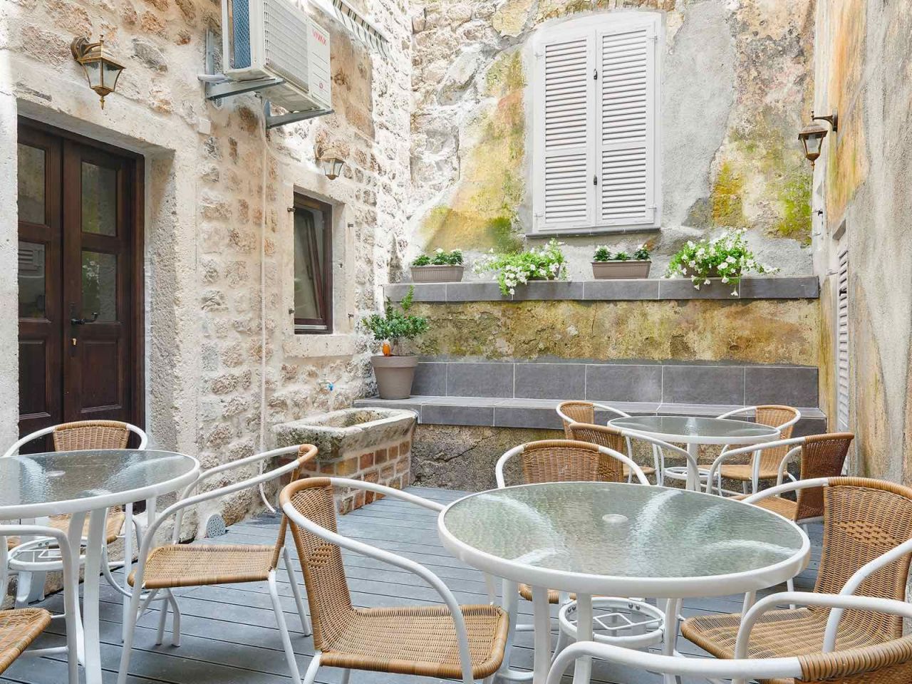 Hotel in Kotor, Montenegro, 180 m² - picture 12