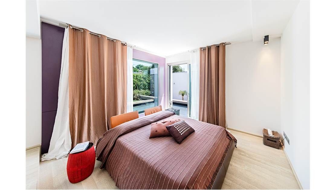 Villa on Lake Garda, Italy, 435 m² - picture 11