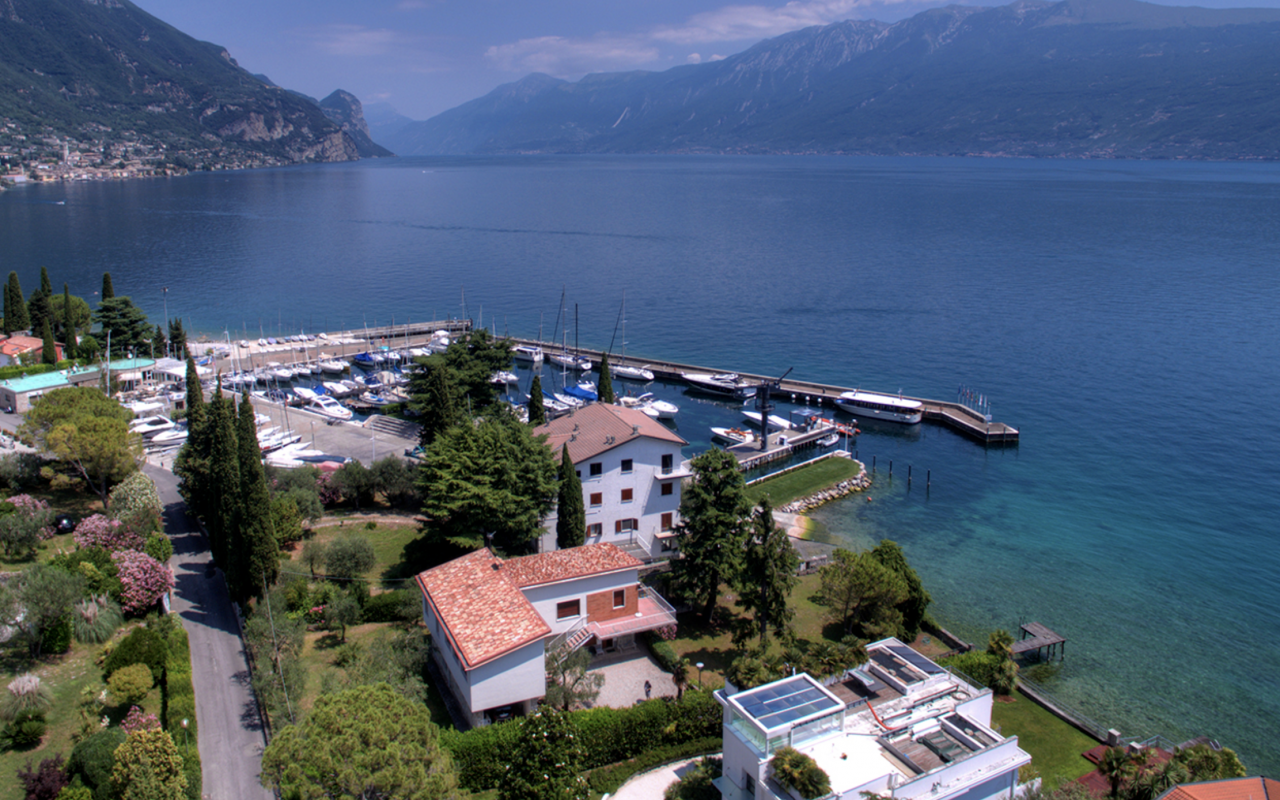 Villa in Gardasee, Italien, 300 m² - Foto 1