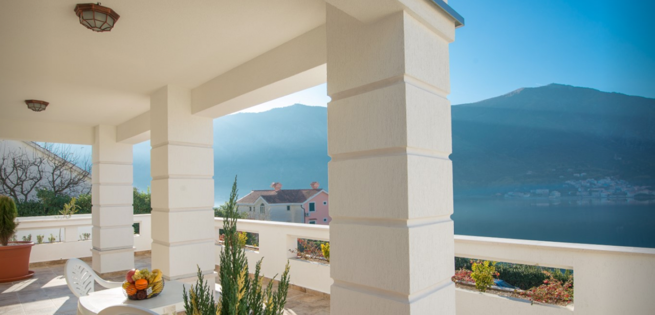 Villa a Dobrota, Montenegro, 536 m² - foto 3