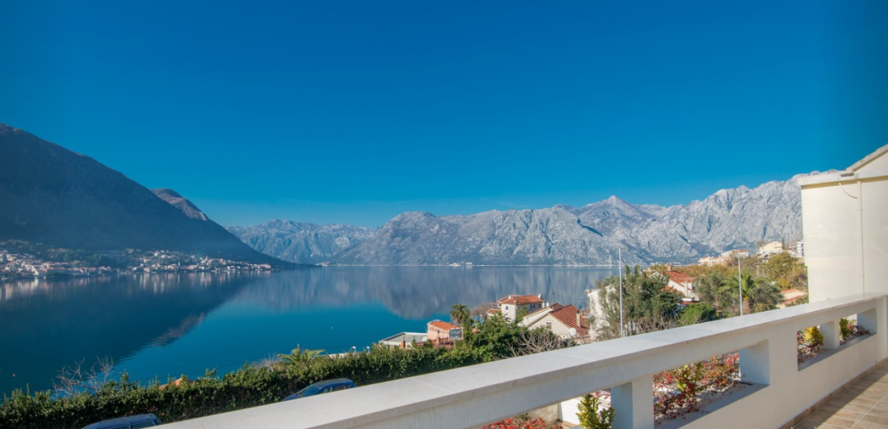 Villa a Dobrota, Montenegro, 536 m² - foto 4