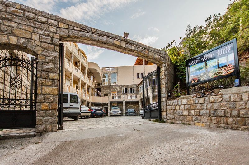 Hotel en Buljarica, Montenegro, 2 377 m² - imagen 2
