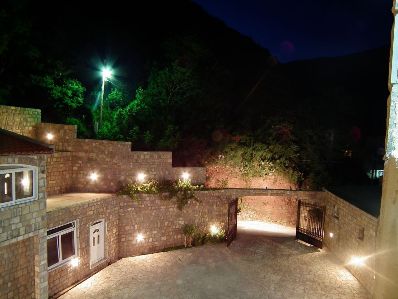 Hotel en Buljarica, Montenegro, 2 377 m² - imagen 3