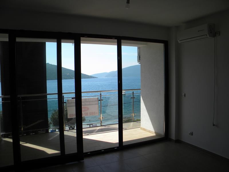 Flat in Kumbor, Montenegro, 80 m² - picture 11