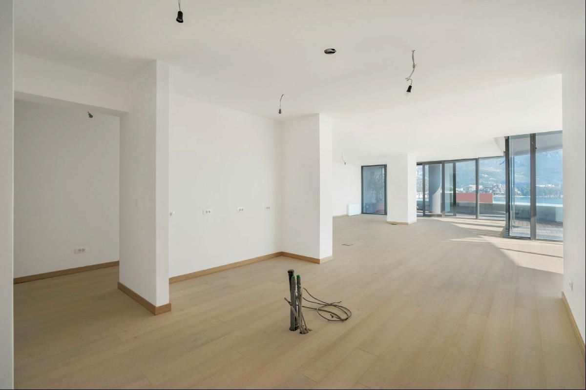 Flat in Budva, Montenegro, 270 m² - picture 12