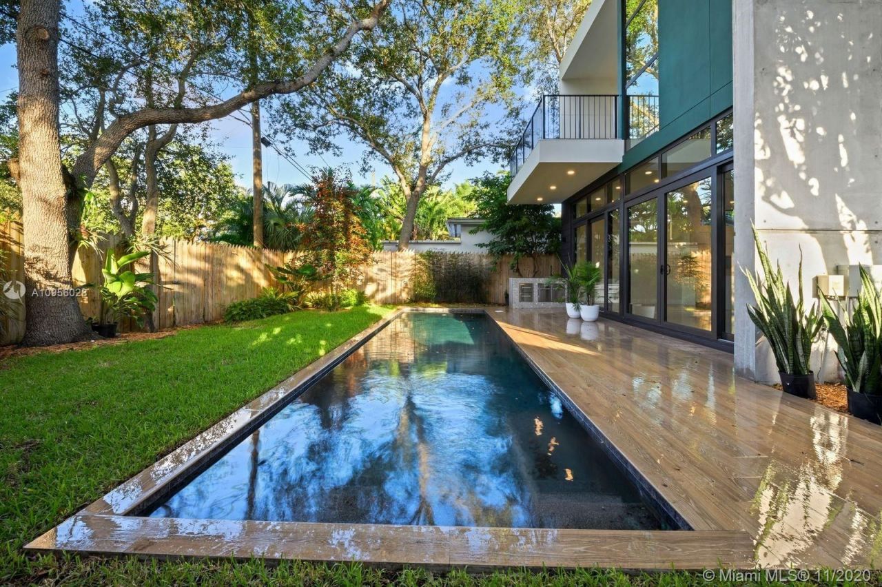 Villa en Miami, Estados Unidos, 270 m² - imagen 2