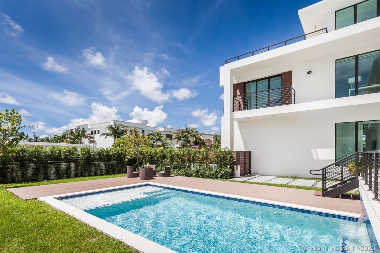 Villa en Miami, Estados Unidos, 450 m² - imagen 2