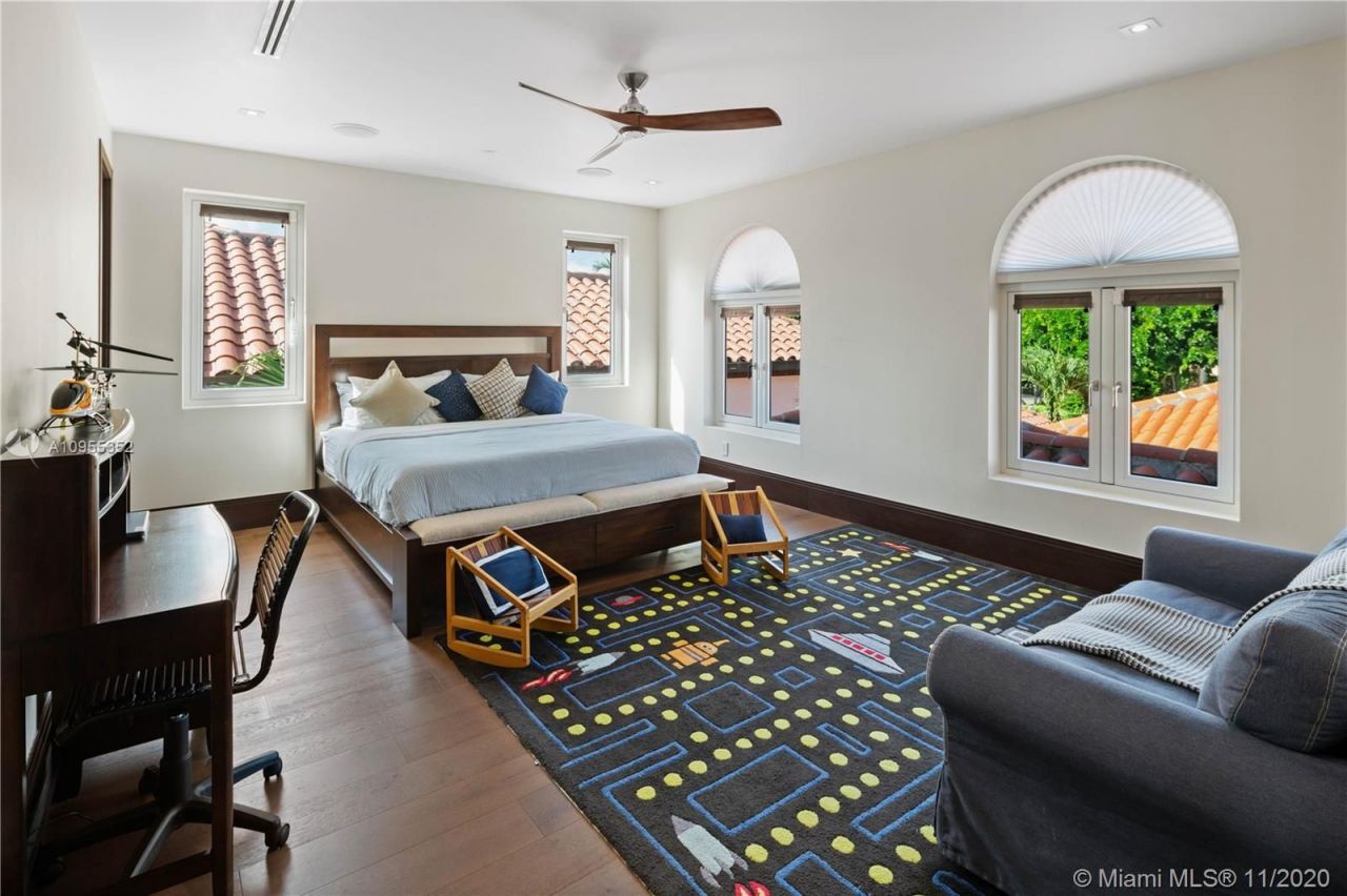 Mansión en Miami, Estados Unidos, 600 m² - imagen 3