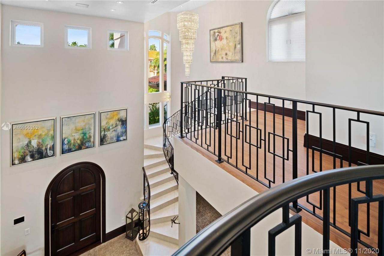 Mansión en Miami, Estados Unidos, 600 m² - imagen 5