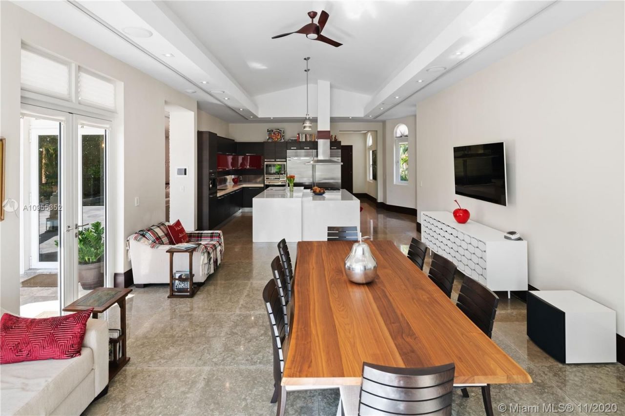 Mansión en Miami, Estados Unidos, 600 m² - imagen 11