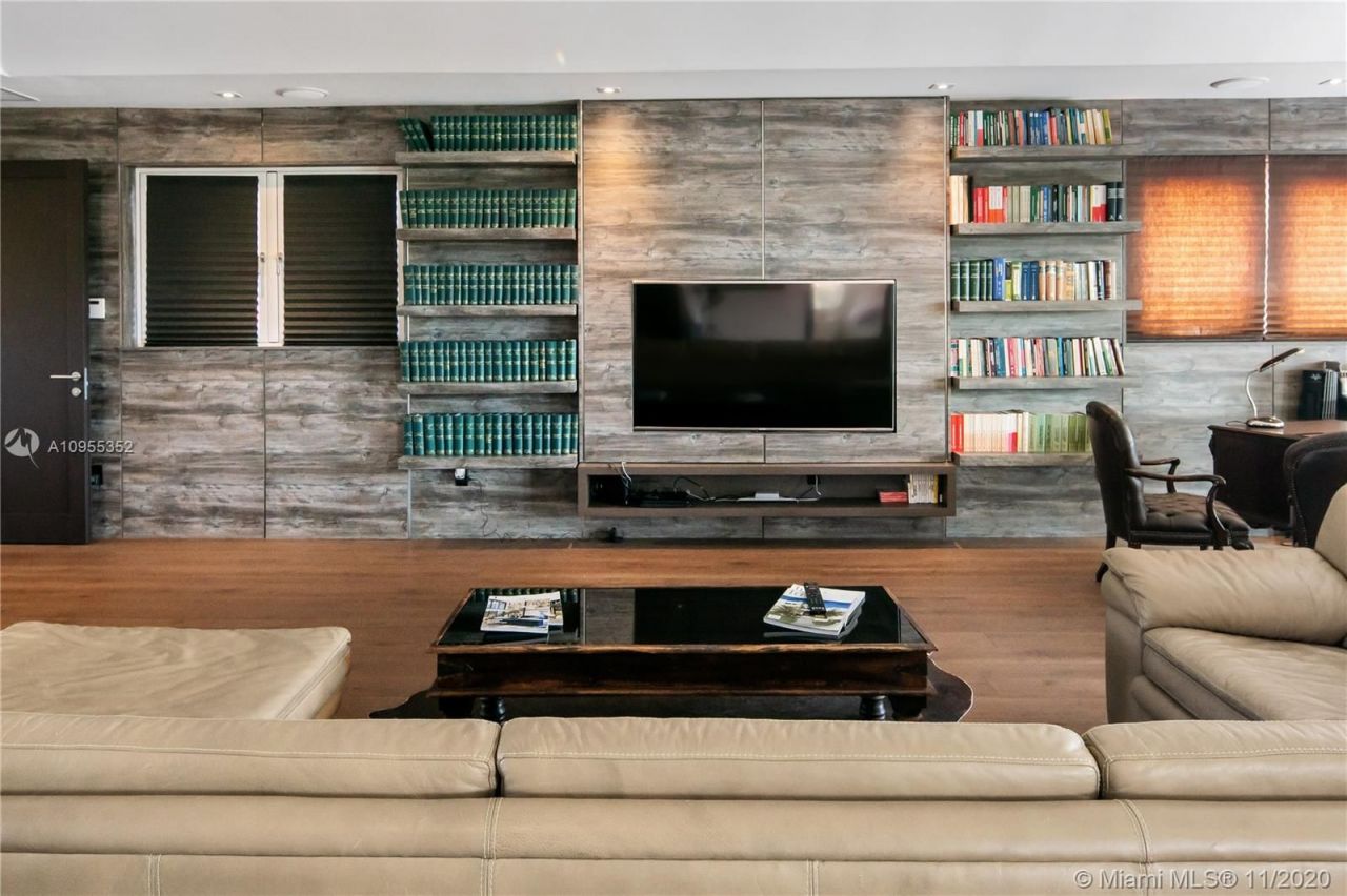 Mansión en Miami, Estados Unidos, 600 m² - imagen 4