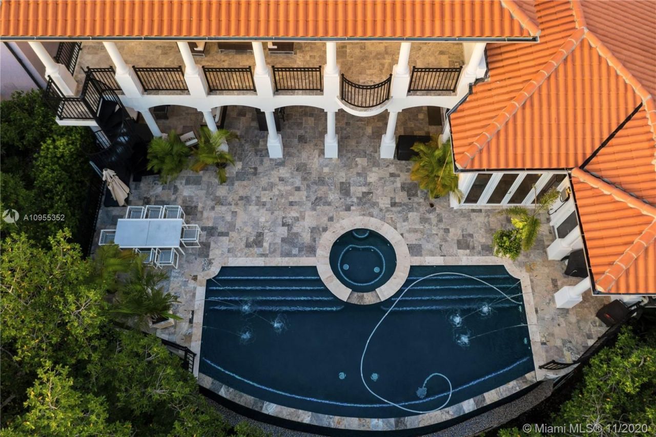 Mansión en Miami, Estados Unidos, 600 m² - imagen 2