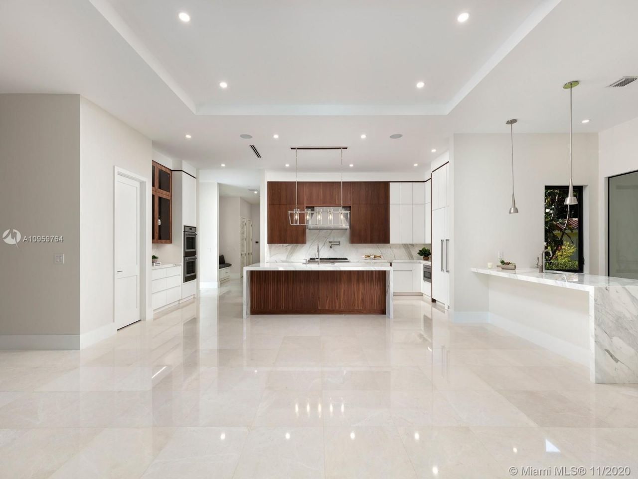 Manoir à Miami, États-Unis, 600 m² - image 13