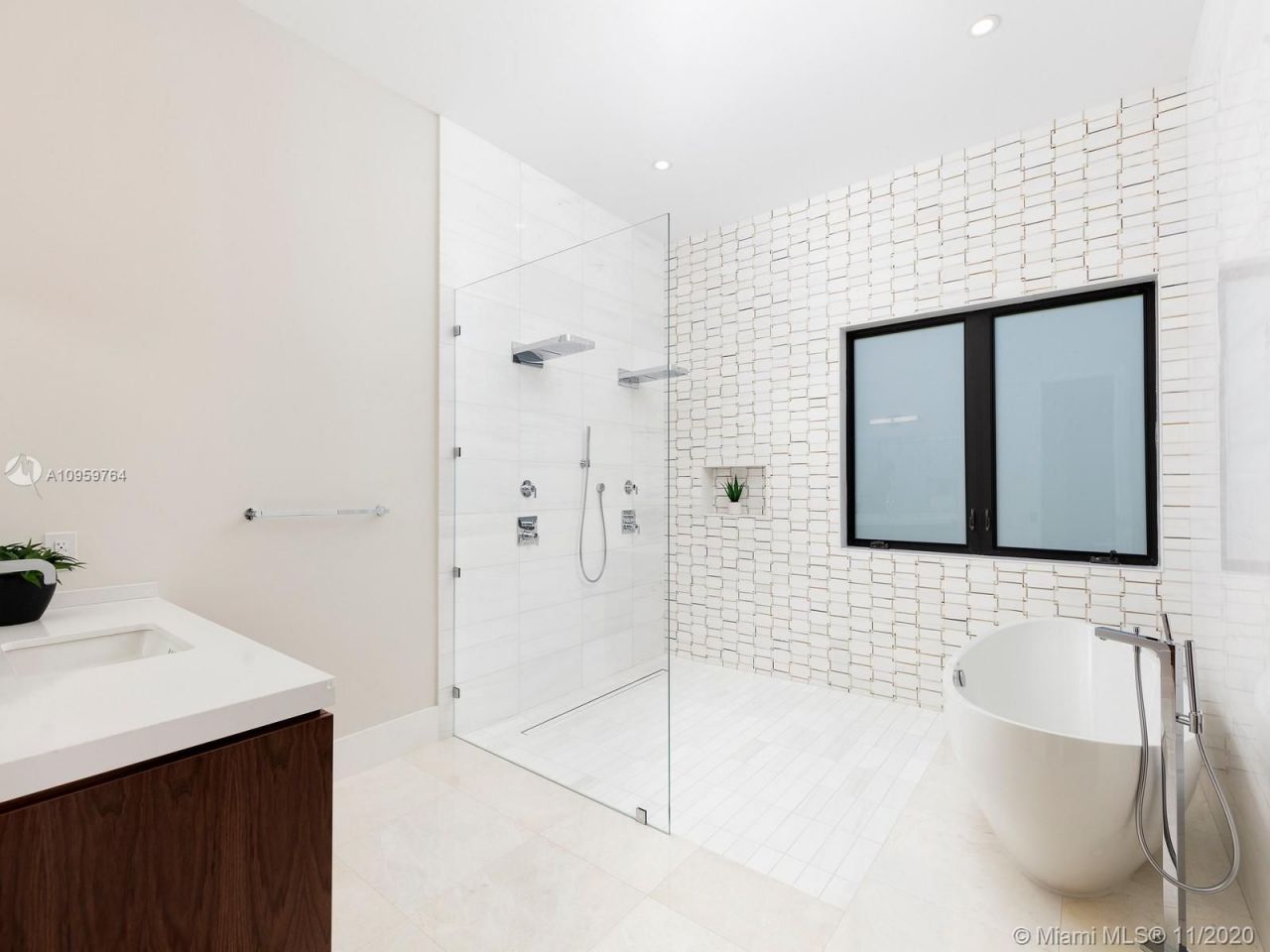 Manoir à Miami, États-Unis, 600 m² - image 9