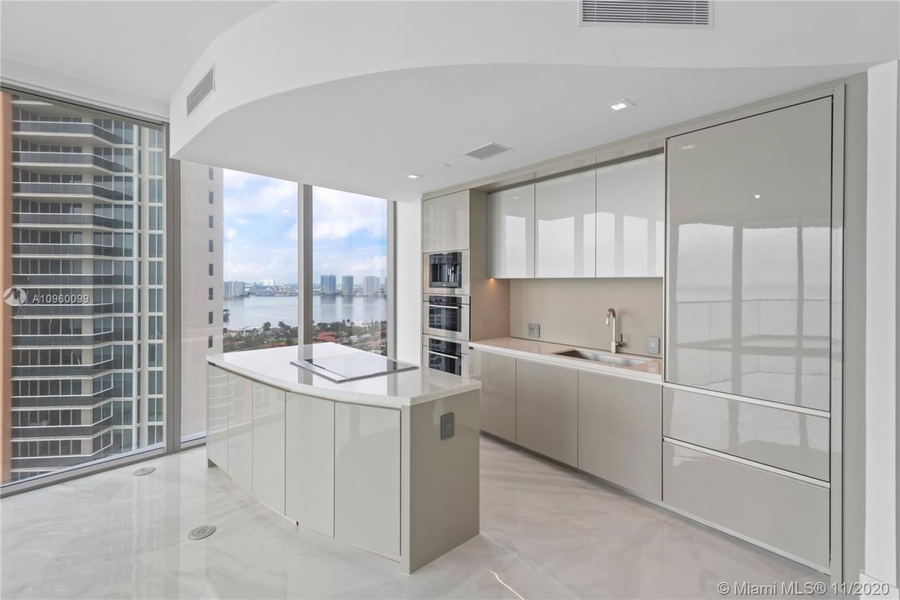 Piso en Miami, Estados Unidos, 140 m² - imagen 2