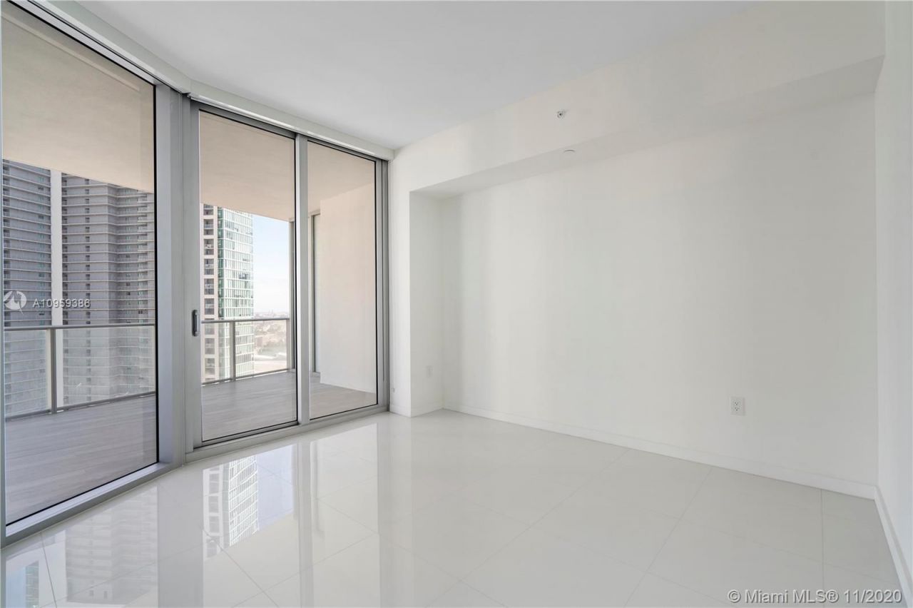 Flat in Miami, USA, 140 m² - picture 8